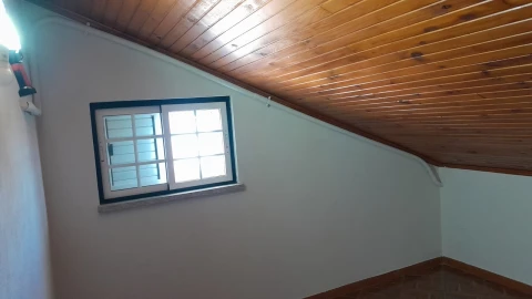 Moradia T2 para Venda em Melo e Nabais