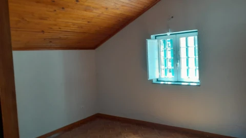 Moradia T2 para Venda em Melo e Nabais