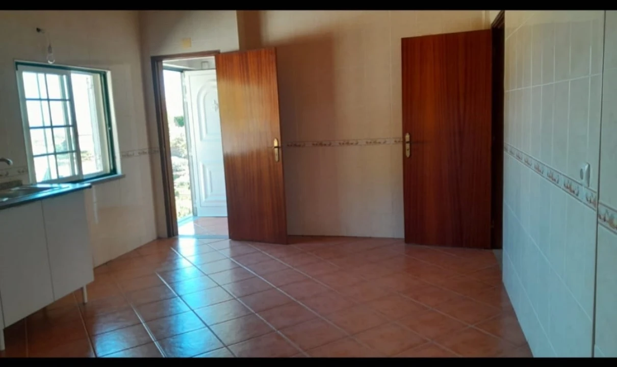Moradia T2 para Venda em Melo e Nabais Foto 3