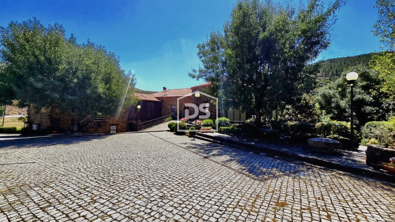 Negócio para Venda em Vale da Amoreira Foto 84