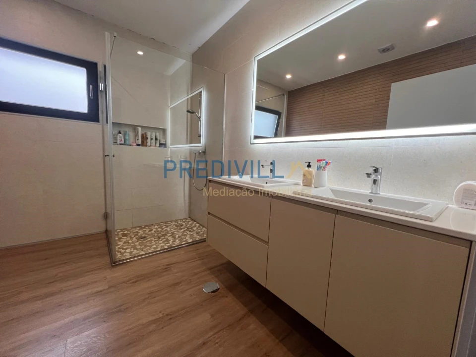 Moradia T4 para Venda em Touguinha e Touguinhó Foto 31