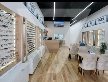 Loja para Trespasse em Mafamude e Vilar do Paraíso