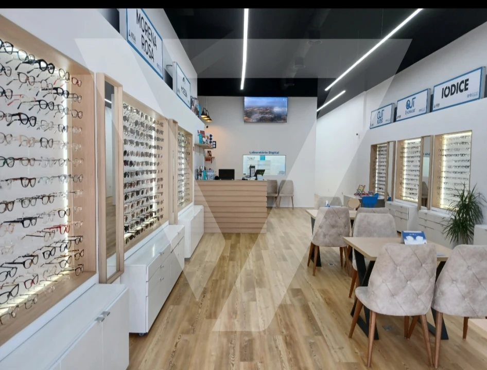 Loja para Trespasse em Mafamude e Vilar do Paraíso Foto 2