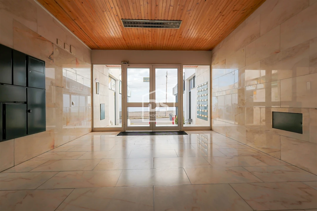 Apartamento T2 para Venda em Caniço Foto 18