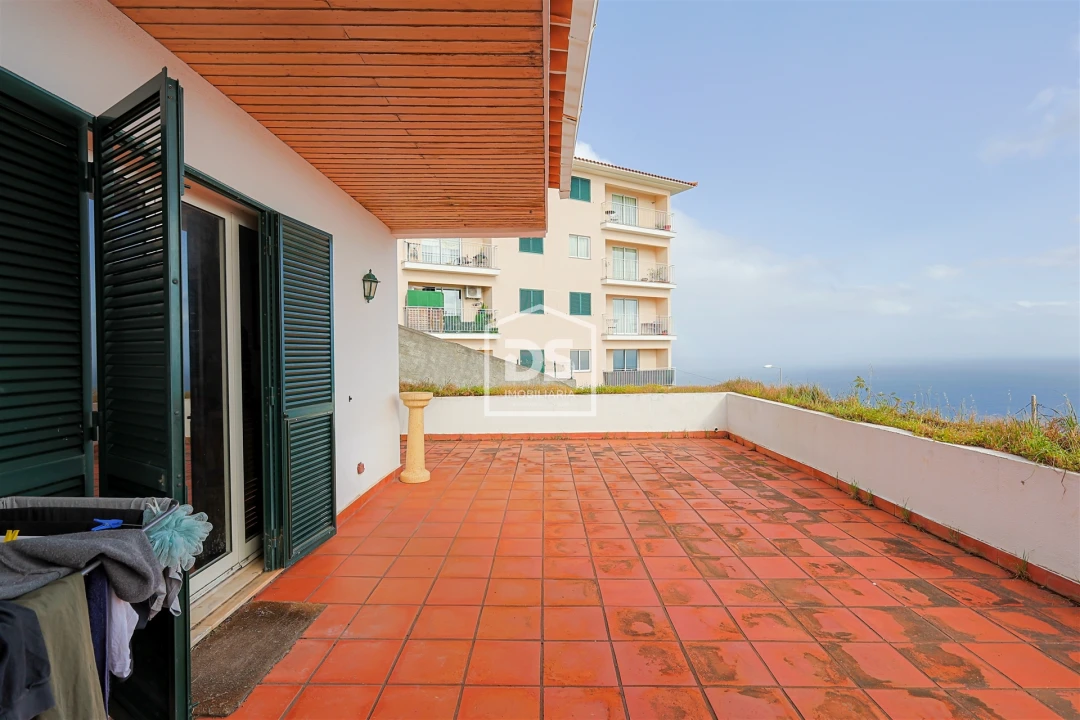 Apartamento T2 para Venda em Caniço Foto 8