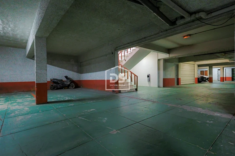 Apartamento T2 para Venda em Caniço Foto 17