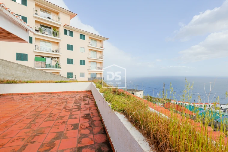 Apartamento T2 para Venda em Caniço Foto 9