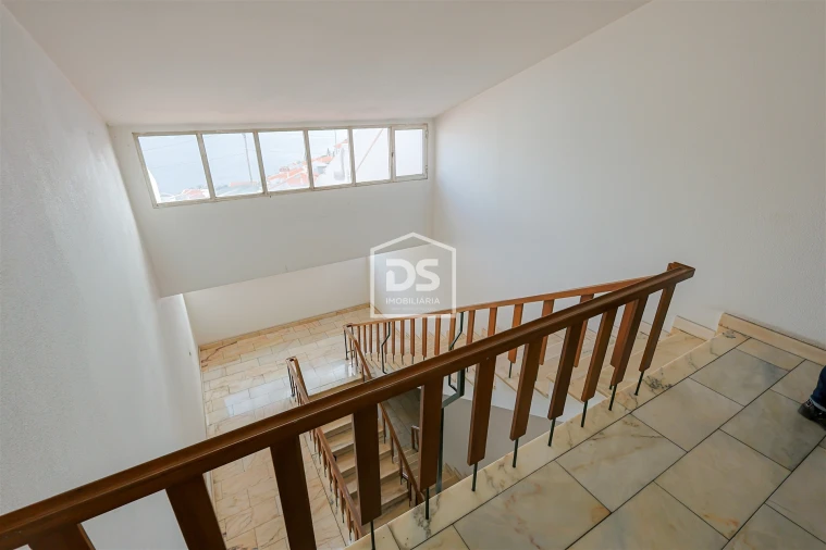 Apartamento T2 para Venda em Caniço Foto 15