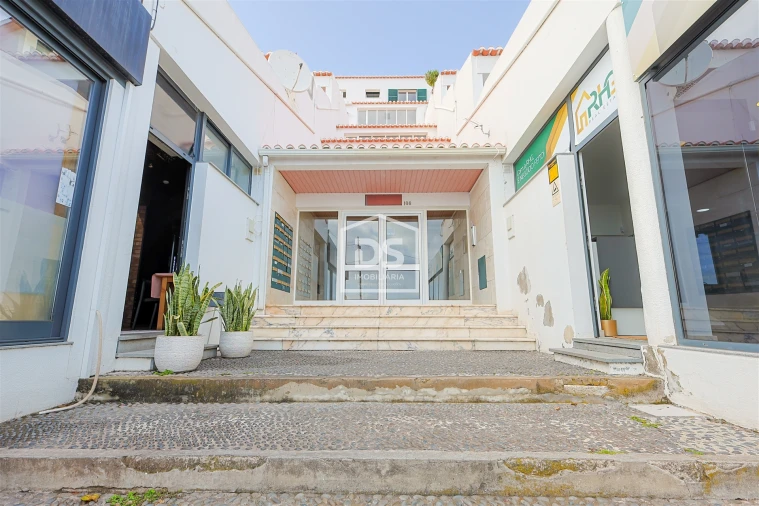 Apartamento T2 para Venda em Caniço Foto 20