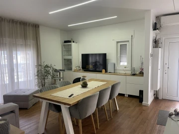 Moradia T4 para Venda em Canelas