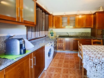 Moradia T4 para Venda em Santa Maria de Sardoura
