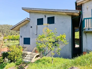 Moradia T4 para Venda em Santa Maria de Sardoura