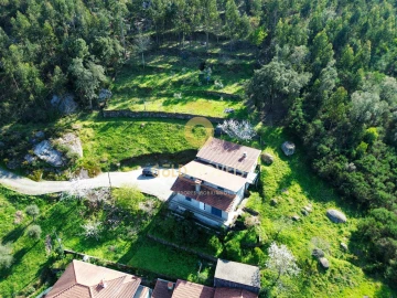 Moradia T4 para Venda em Santa Maria de Sardoura