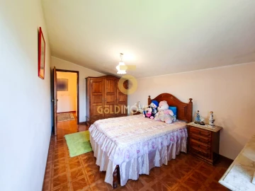 Moradia T4 para Venda em Santa Maria de Sardoura