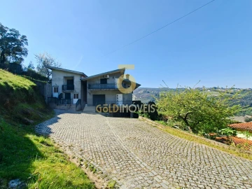 Moradia T4 para Venda em Santa Maria de Sardoura