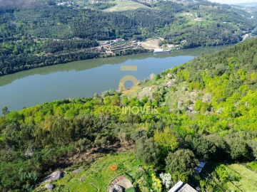 Moradia T4 para Venda em Santa Maria de Sardoura