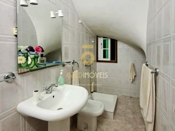 Moradia T4 para Venda em Santa Maria de Sardoura