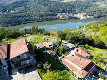 Moradia T4 para Venda em Santa Maria de Sardoura