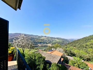 Moradia T4 para Venda em Santa Maria de Sardoura