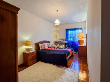 Moradia T4 para Venda em Santa Maria de Sardoura