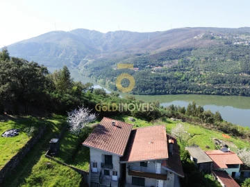 Moradia T4 para Venda em Santa Maria de Sardoura