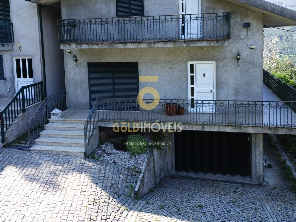 Moradia T4 para Venda em Santa Maria de Sardoura Foto 6