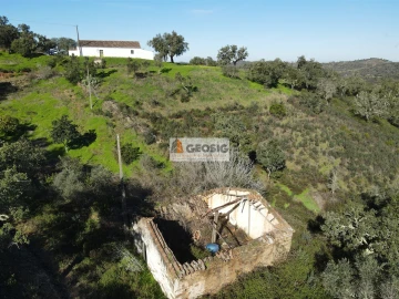 Quinta T2 para Venda em São Barnabe