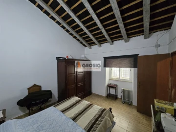 Quinta T2 para Venda em São Barnabe