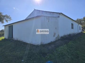 Quinta T2 para Venda em São Barnabe