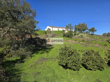 Quinta T2 para Venda em São Barnabe