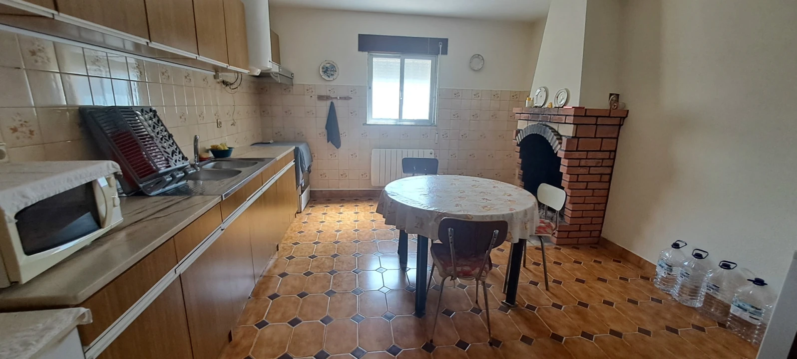 Moradia T5 para Venda em São Martinho de Angueira Foto 9