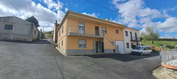 Moradia T5 para Venda em São Martinho de Angueira