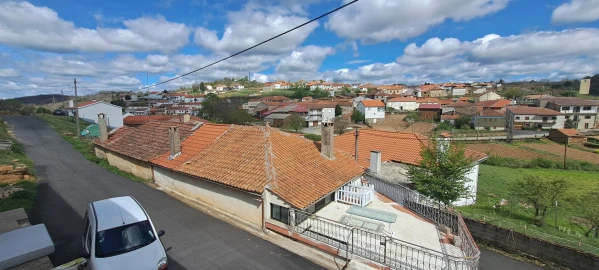 Moradia T5 para Venda em São Martinho de Angueira