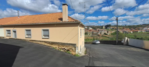 Moradia T5 para Venda em São Martinho de Angueira