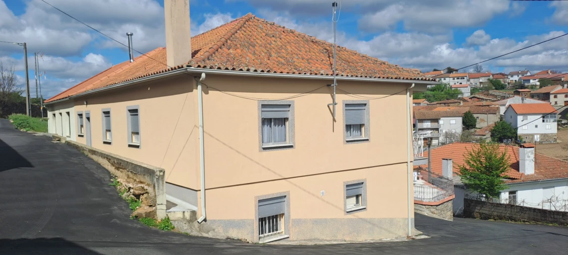 Moradia T5 para Venda em São Martinho de Angueira Foto 4