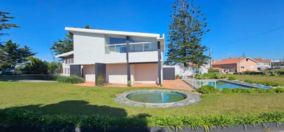 Moradia T5 para Venda em Castelo do Neiva