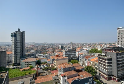 Apartamento T4 para Arrendamento em Cedofeita, Santo Ildefonso, Sé, Miragaia, São Nicolau e Vitória