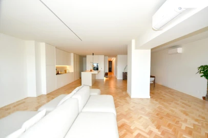 Apartamento T4 para Arrendamento em Cedofeita, Santo Ildefonso, Sé, Miragaia, São Nicolau e Vitória