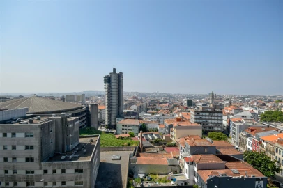 Apartamento T4 para Arrendamento em Cedofeita, Santo Ildefonso, Sé, Miragaia, São Nicolau e Vitória