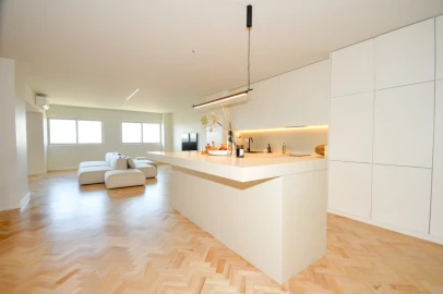 Apartamento T4 para Arrendamento em Cedofeita, Santo Ildefonso, Sé, Miragaia, São Nicolau e Vitória