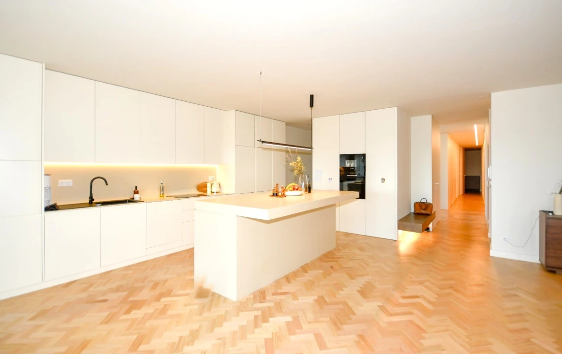 Apartamento T4 para Arrendamento em Cedofeita, Santo Ildefonso, Sé, Miragaia, São Nicolau e Vitória Foto 12