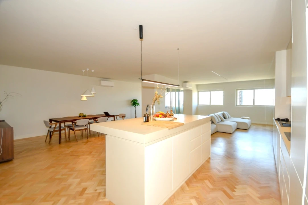 Apartamento T4 para Arrendamento em Cedofeita, Santo Ildefonso, Sé, Miragaia, São Nicolau e Vitória Foto 1