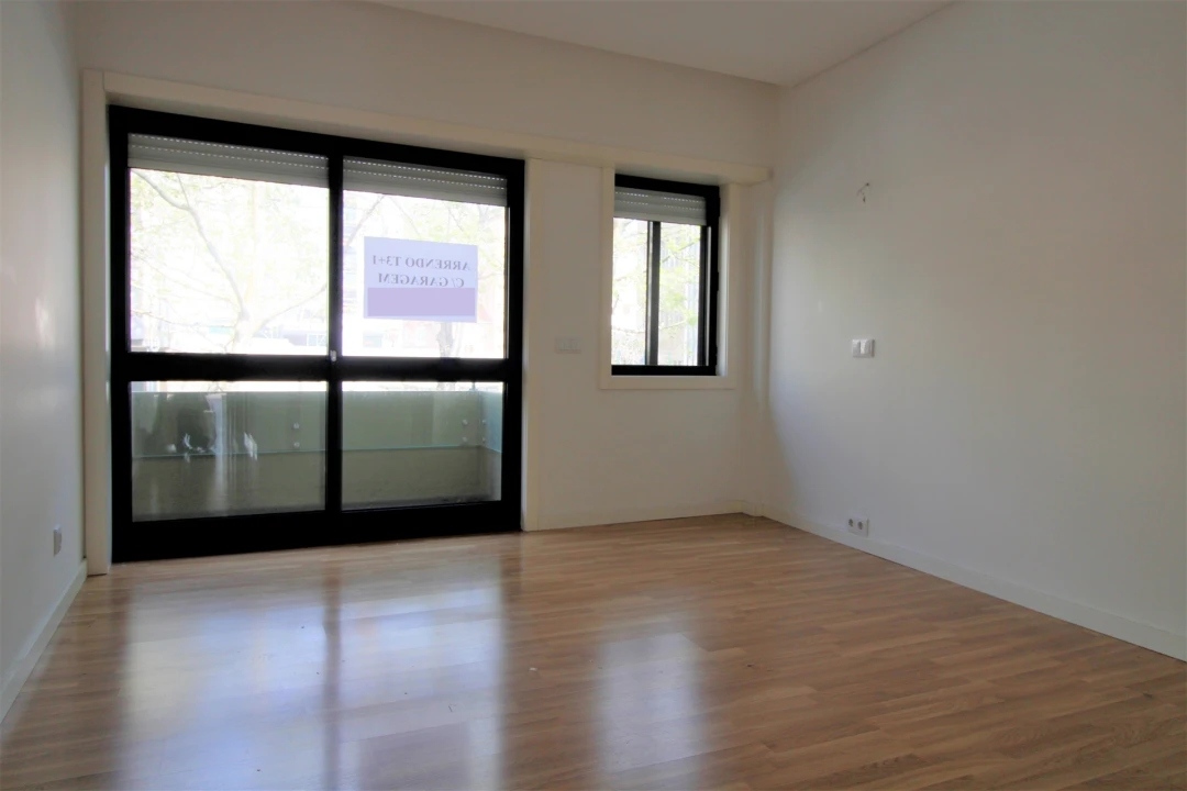 Apartamento T3 para Arrendamento em Aldoar, Foz do Douro e Nevogilde Foto 6