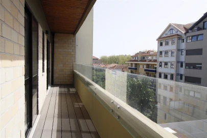 Apartamento T3 para Arrendamento em Aldoar, Foz do Douro e Nevogilde