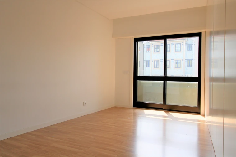 Apartamento T3 para Arrendamento em Aldoar, Foz do Douro e Nevogilde Foto 2