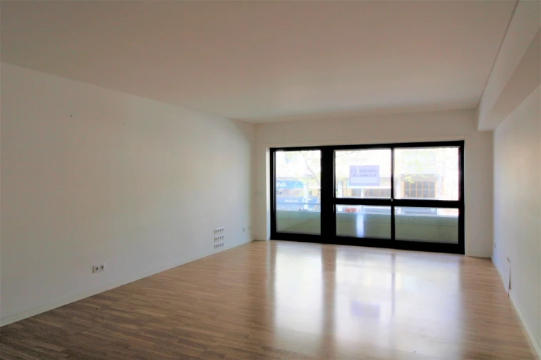 Apartamento T3 para Arrendamento em Aldoar, Foz do Douro e Nevogilde Foto 3