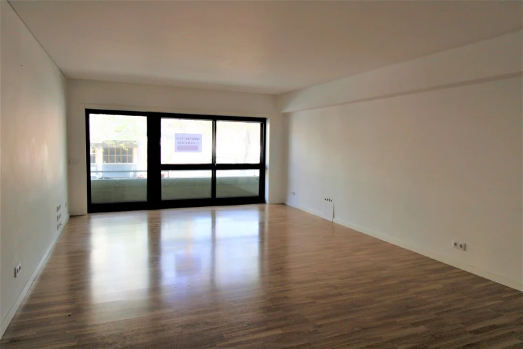 Apartamento T3 para Arrendamento em Aldoar, Foz do Douro e Nevogilde Foto 4