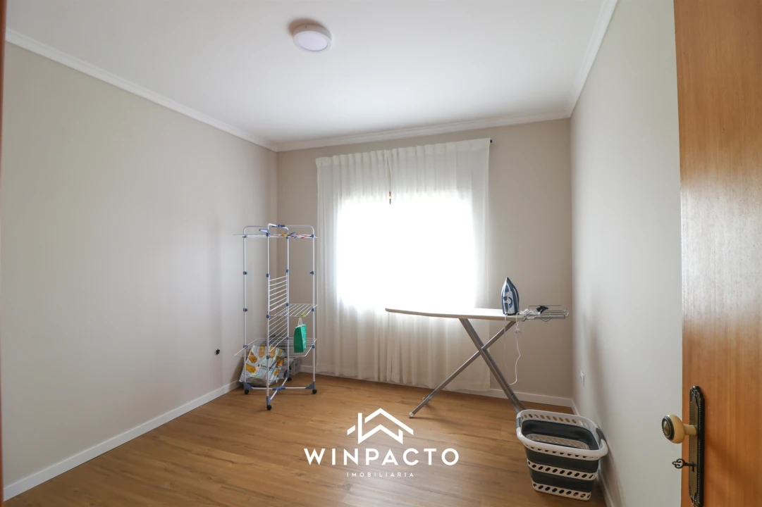 Apartamento T3 para Venda em Canas de Senhorim Foto 9