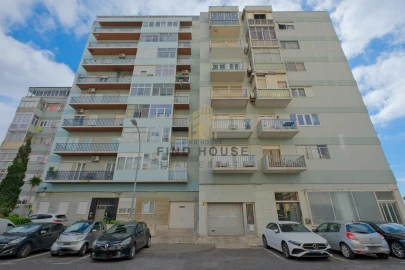 Apartamento T2 para Arrendamento em Penha de França