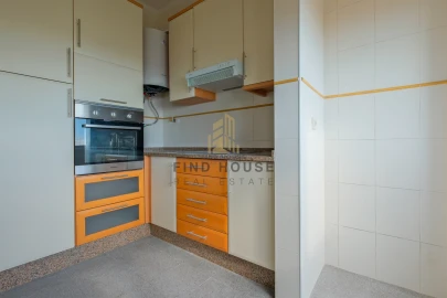 Apartamento T2 para Arrendamento em Penha de França